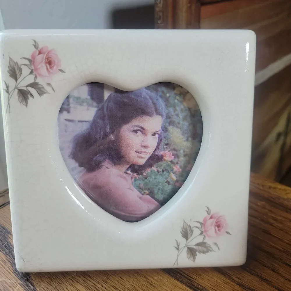 Lot of 5 Unique Vintage Miniature Picture Frames Ornate 80s floral hearts mixed